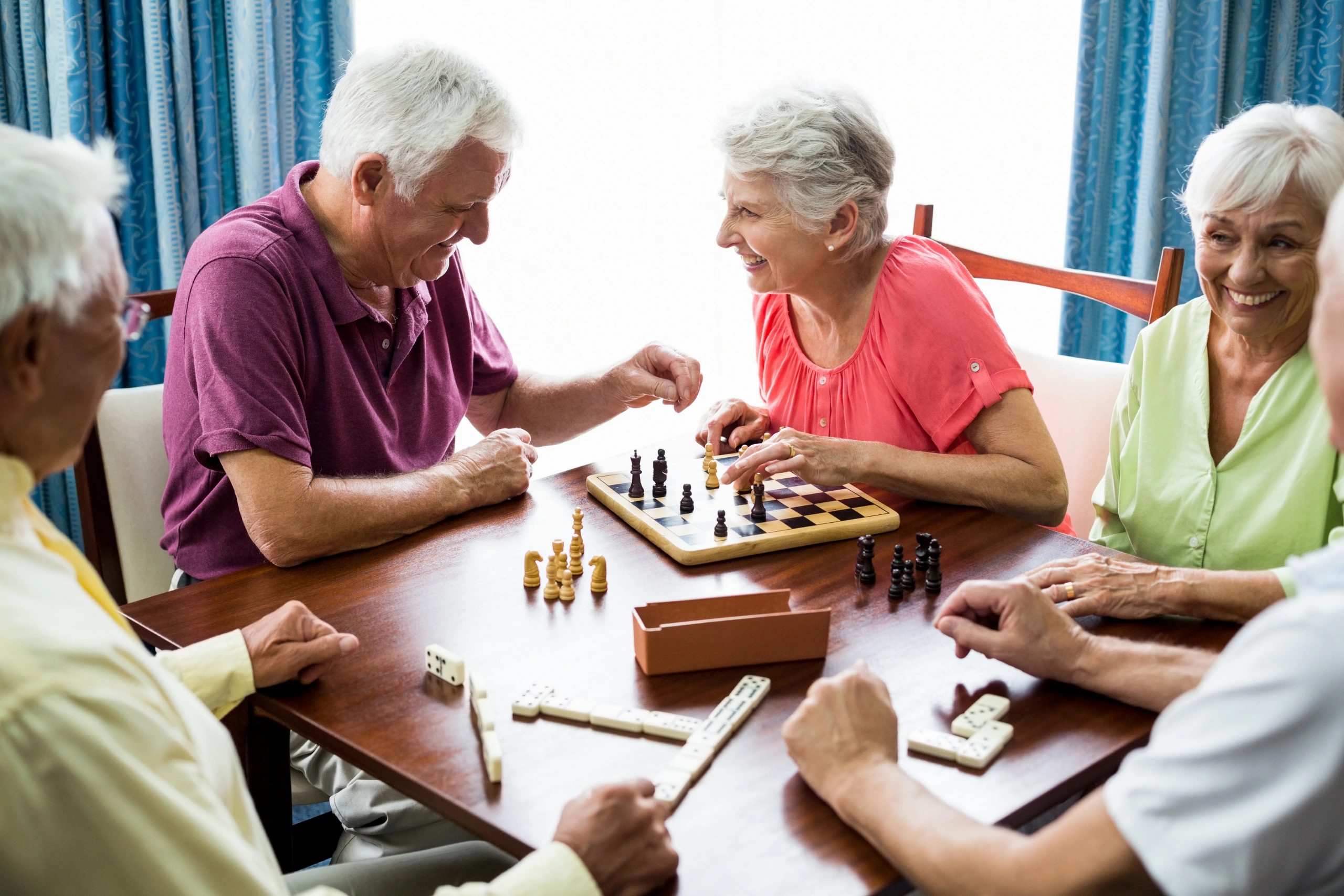 Créer des moments de convivialité pour les aînés : nos conseils